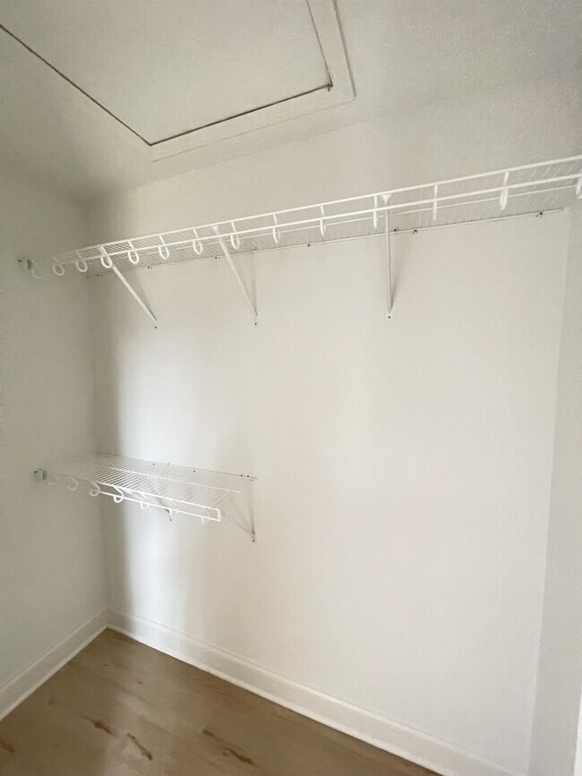 Building Photo - 307 W 42nd St