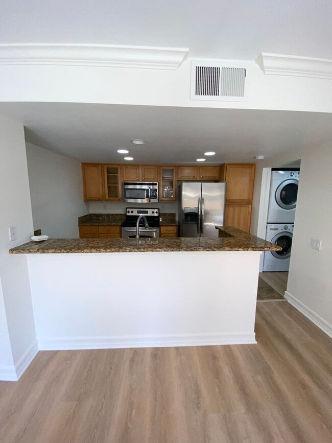 Building Photo - 1BD/1BA Condo - Downstairs Unit - Parking ...