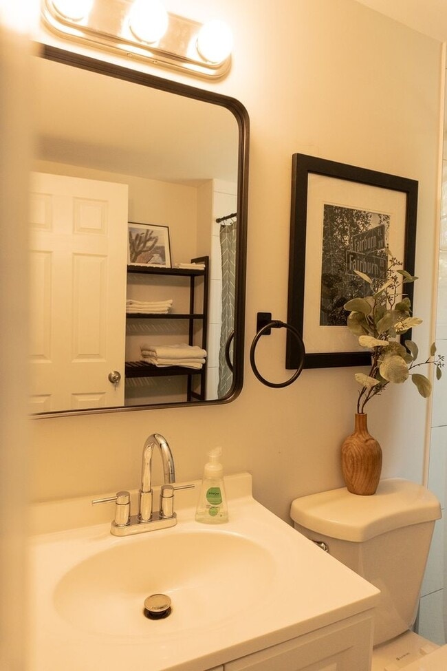 Building Photo - 3537 Fairburn Pl NW