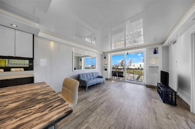 Building Photo - 401 Ocean Dr