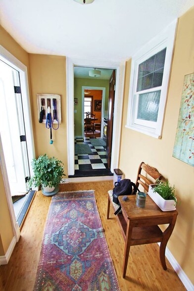 Entrance Hallway - 5714 SW Winthrop St