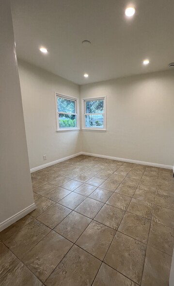 Bedroom 2 - 713 W Colorado Blvd