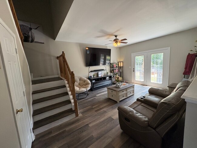 Building Photo - 7640 Katherine Dr