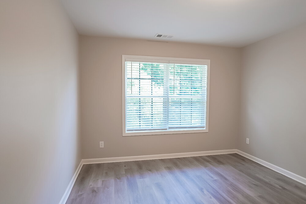 Building Photo - 4600 Ferncrest Pl