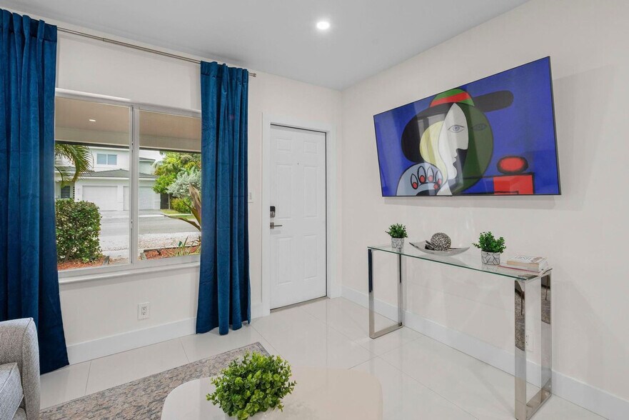 Building Photo - 44 N Federal Hwy