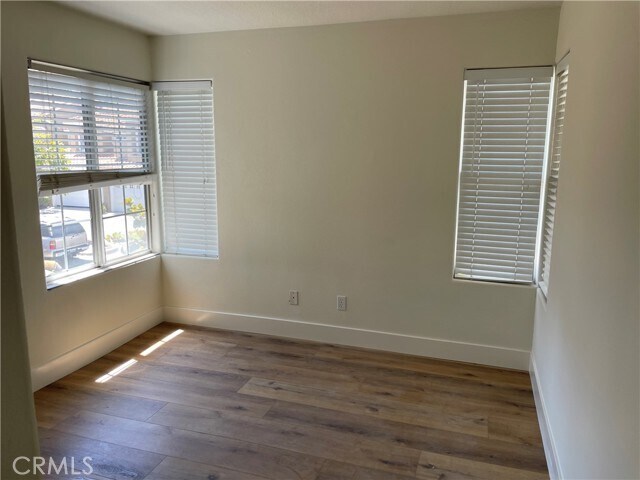 Building Photo - 99 Matisse Cir