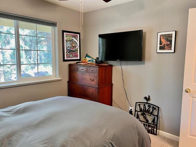 Building Photo - 13051 Sadie D Dr