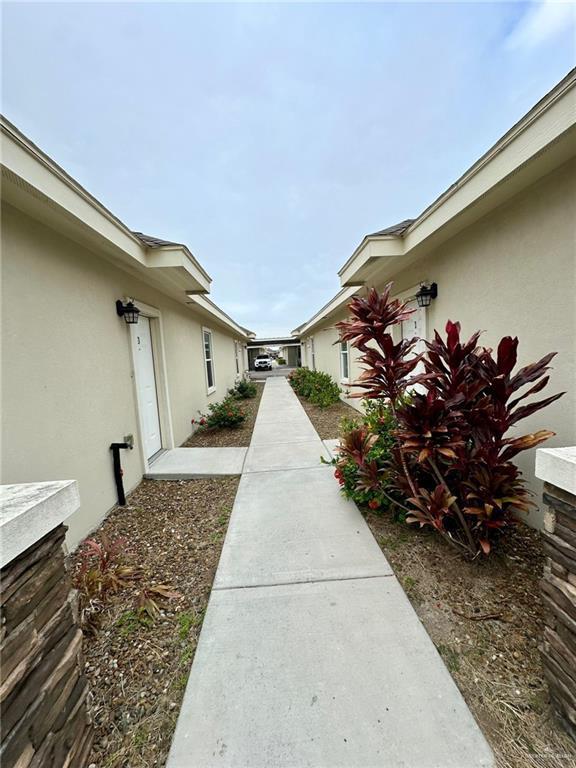 Building Photo - 17 Downing Ave