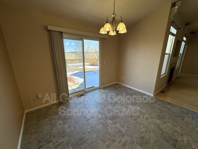 Building Photo - 1305 Lords Hill Dr