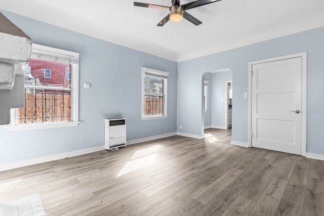 Interior Photo - 1115 E Broadway