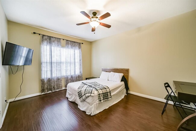 Building Photo - 24919 Ginger Ranch Dr