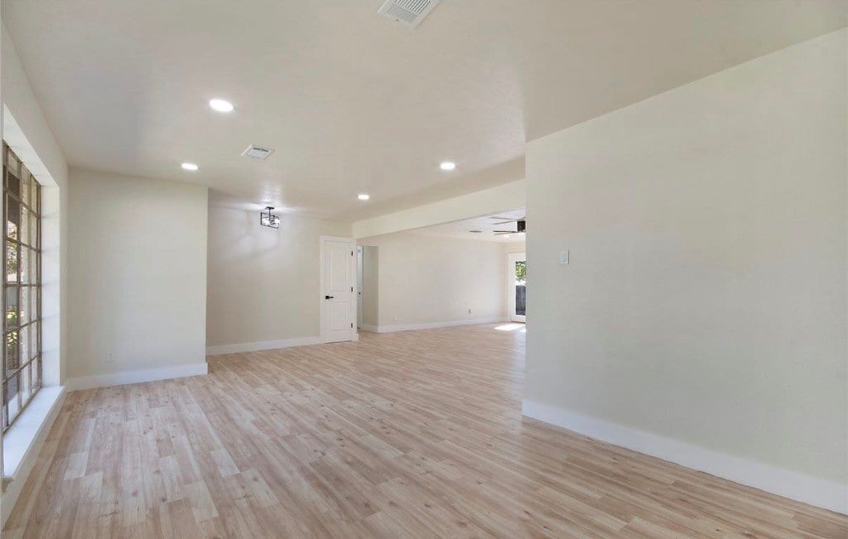 Building Photo - 1212 Willow Glen Dr