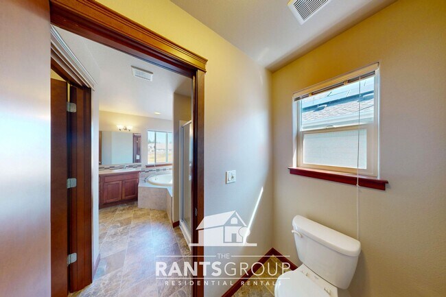 Building Photo - South Hill Puyallup Dream Neighborhood - E...