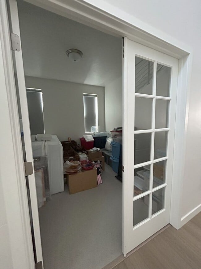 Building Photo - 5 Bed/3 Bathroom house in America Fork