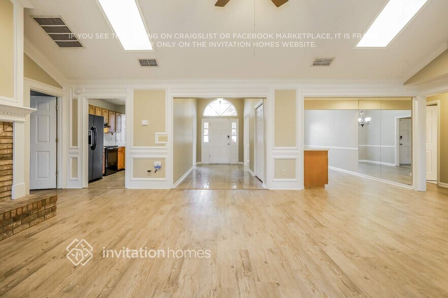 Building Photo - 1918 Belle Angeline Ct