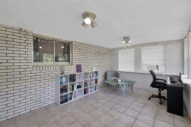 Building Photo - 1429 W Water St