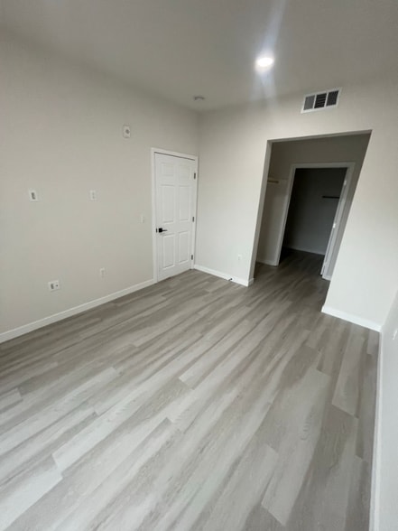 Building Photo - 2341 Ulric St