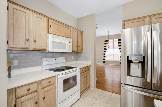 Building Photo - ***APPLICATION CURRENTLY UNDER REVIEW***Gated Lost Oaks Home with Private Pool & First-Floor Prim...
