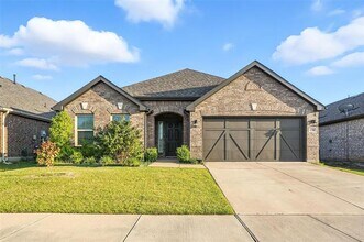 Building Photo - 6214 Heron Dr
