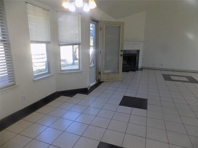 Building Photo - 209 Crystal Knoll Blvd