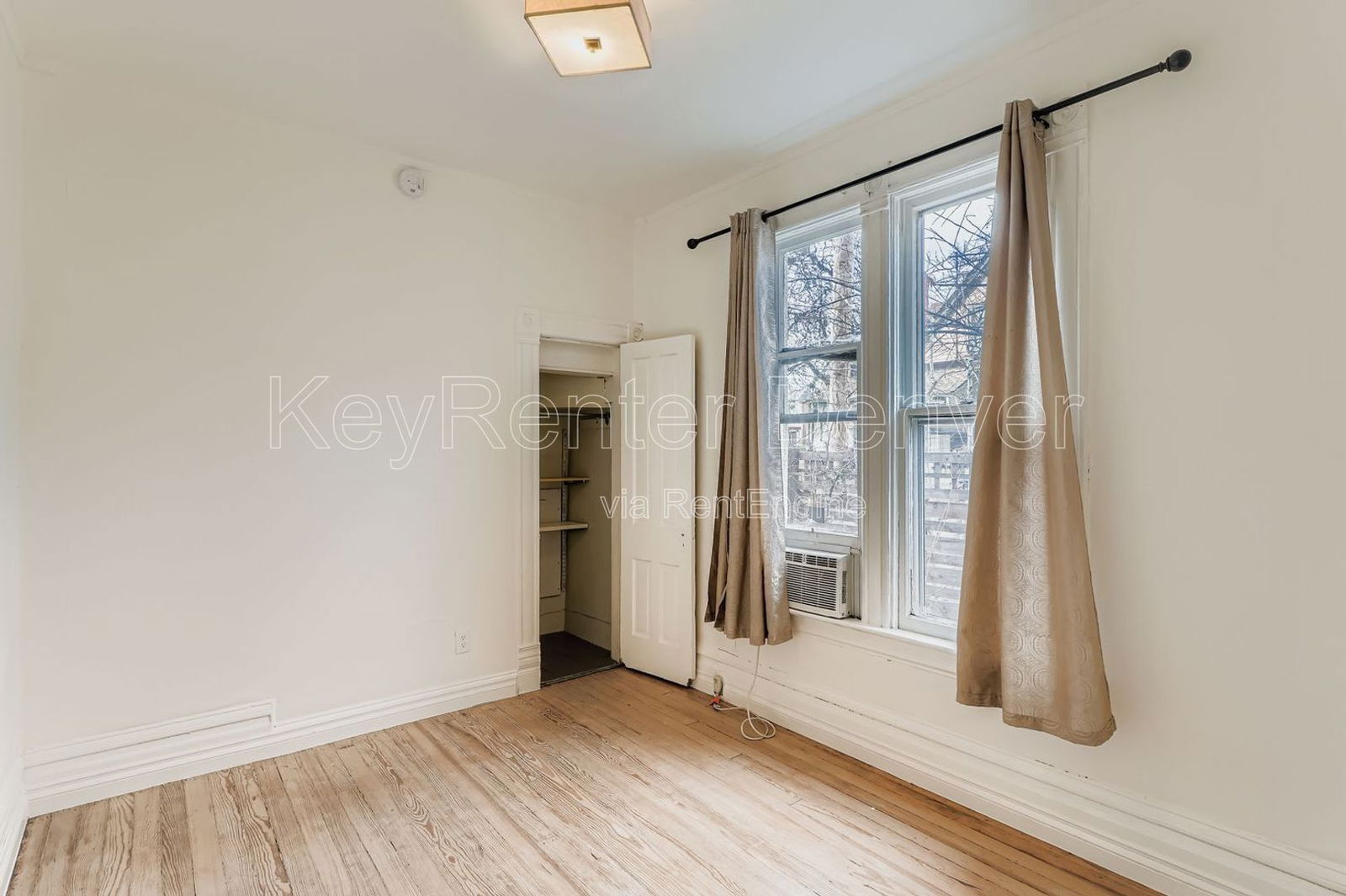 Building Photo - 3340 Wyandot St