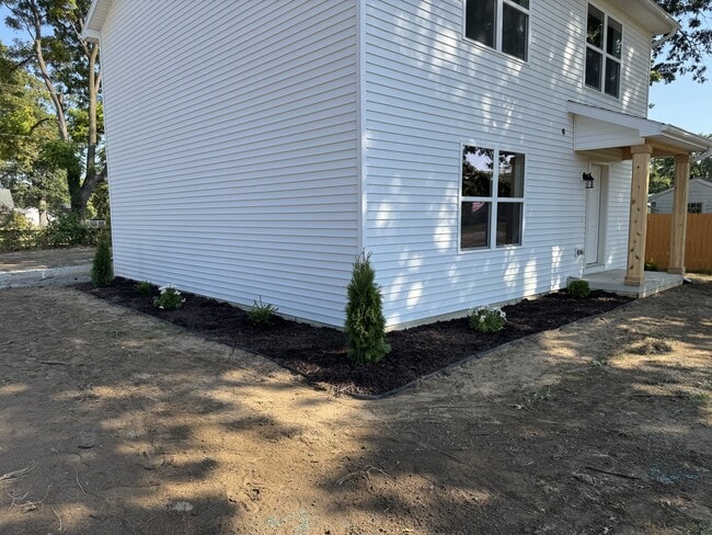 Building Photo - 3514 Moffat Rd