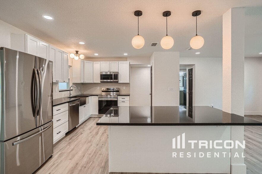 Building Photo - 801 Willowbranch Ave