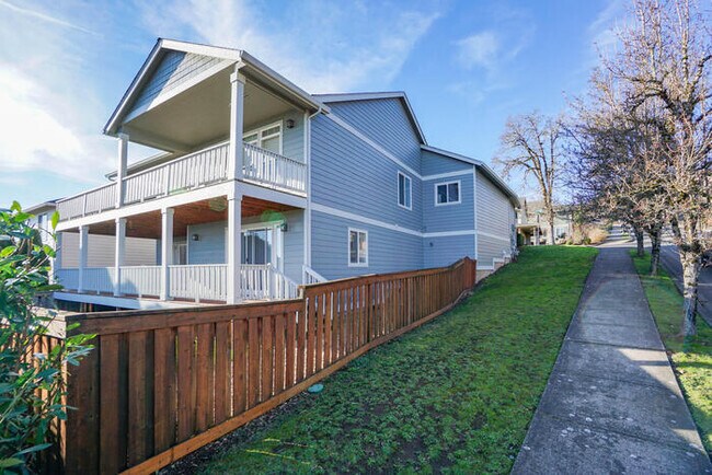 Building Photo - BEAUTIFUL VIEWS of MT. HOOD