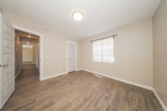 Building Photo - 8512 NW 86th St