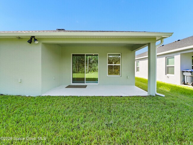 Building Photo - 2192 Vinifera Dr