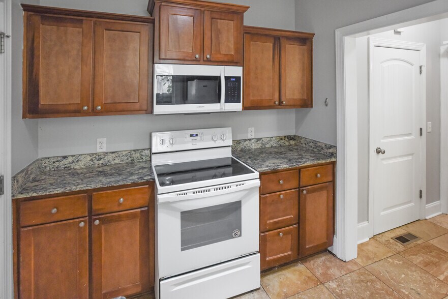 Building Photo - 510 East Waldburg St