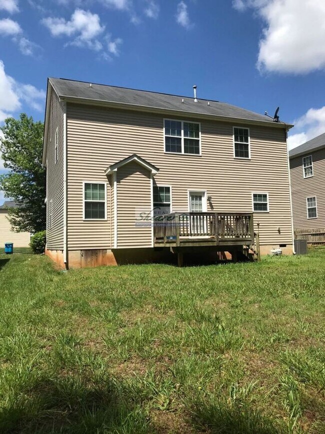 Building Photo - Canterfield in Harrisburg - Great 4 Bed, 2...