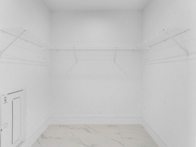 Building Photo - 220 Lake Shore Dr