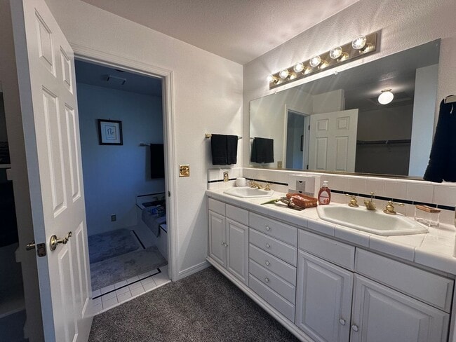 Building Photo - Light Filled 4 Bedroom 2.5 Bathroom Two-St...