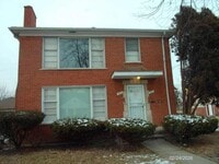 Building Photo - Duplex