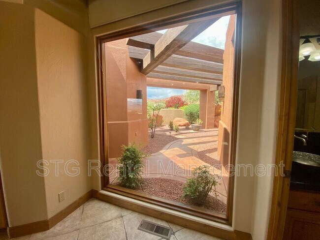 Building Photo - 2336 2336 W Entrada Trail