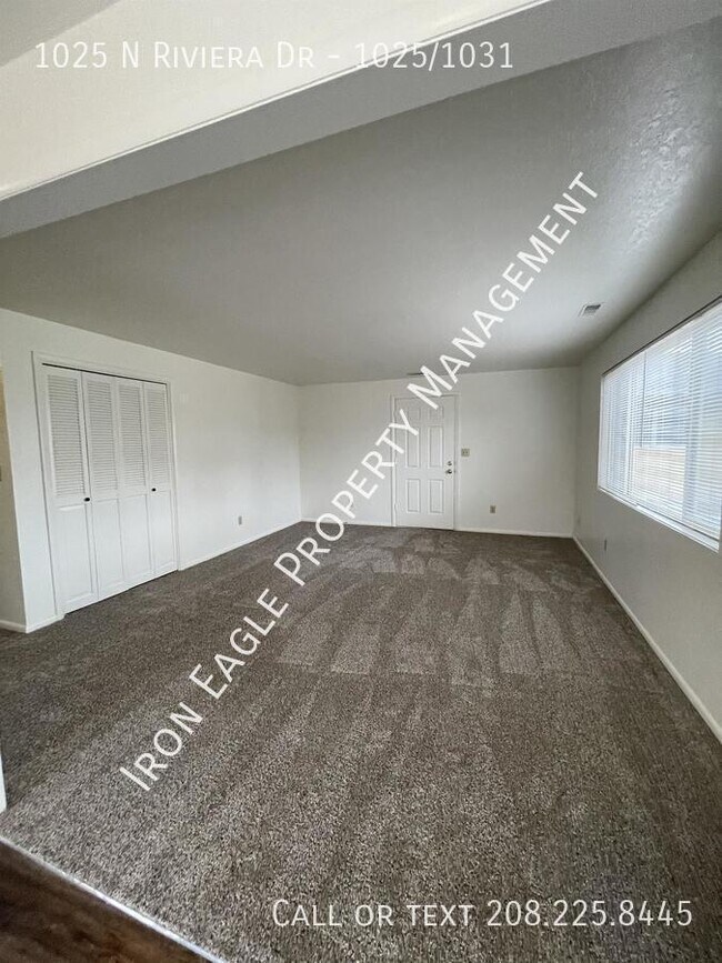 Building Photo - 1025 N Riviera Dr