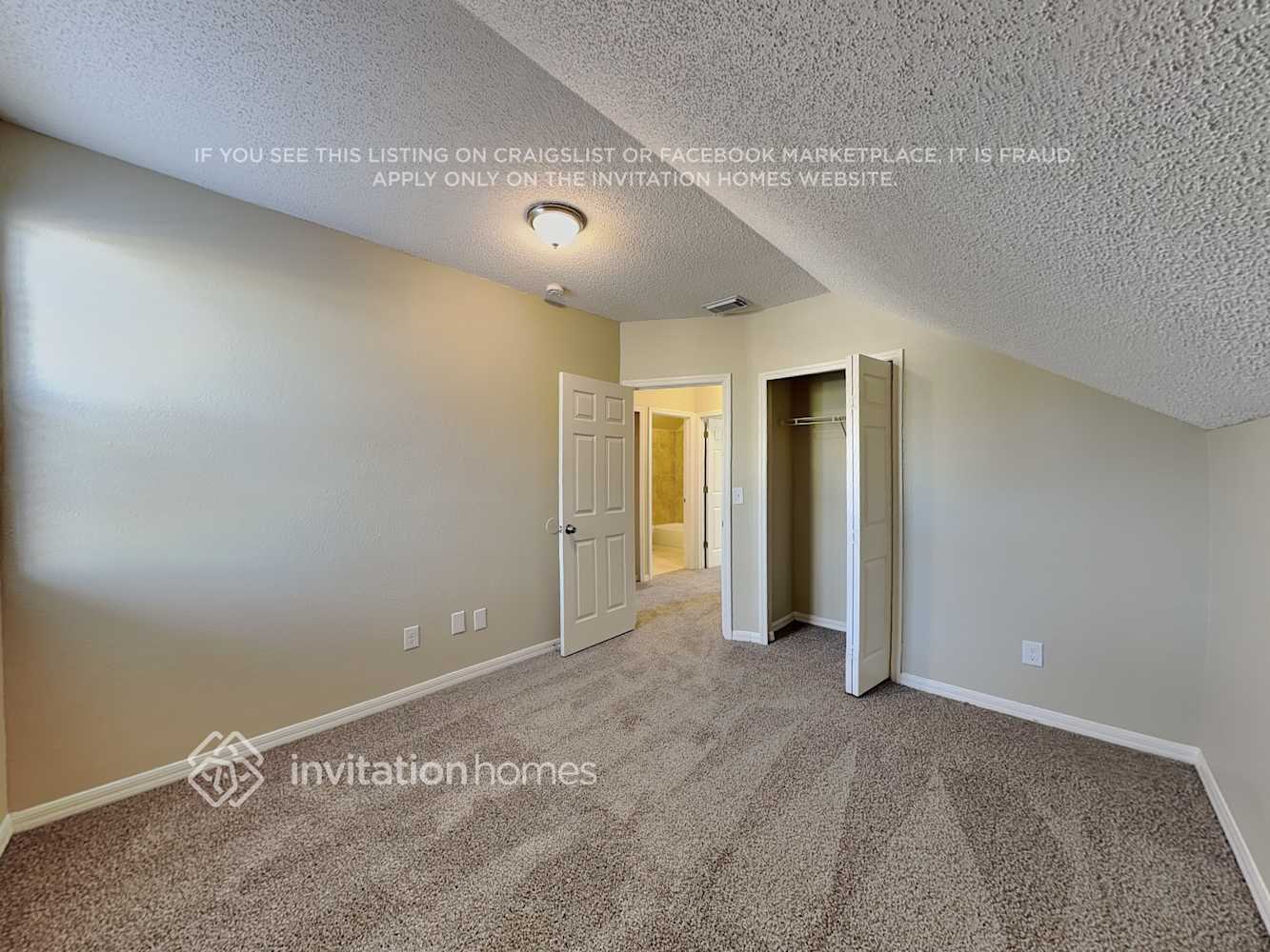 Building Photo - 4204 Forest Island Dr