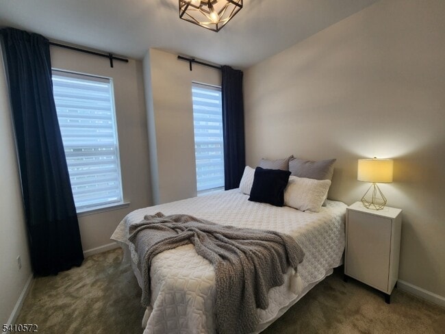 Building Photo - 4 Sadie Cir