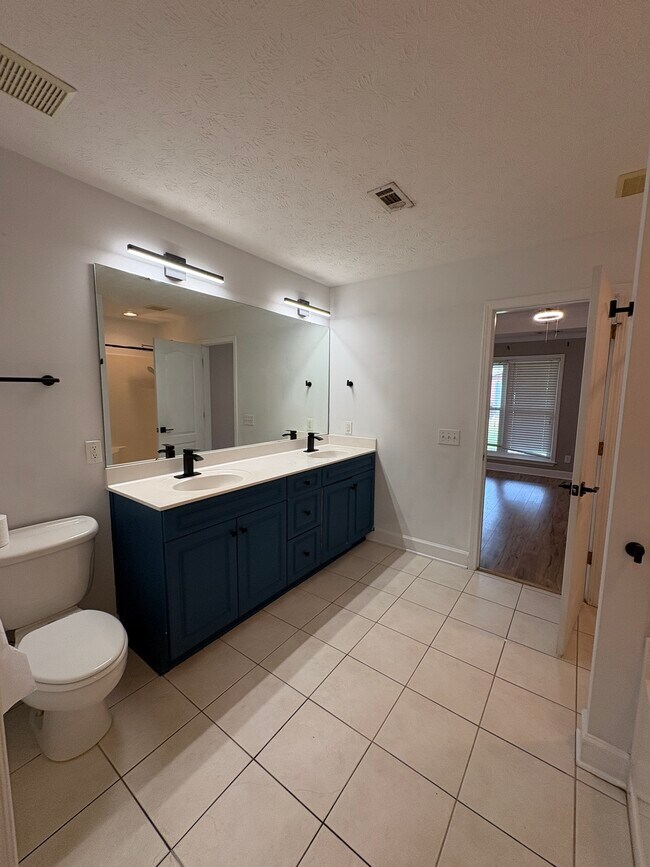 Building Photo - 143 Ridgeview Dr