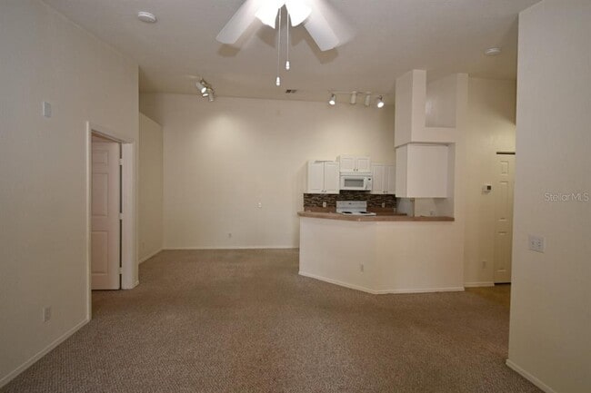 Building Photo - 36015 Deer Creek Dr