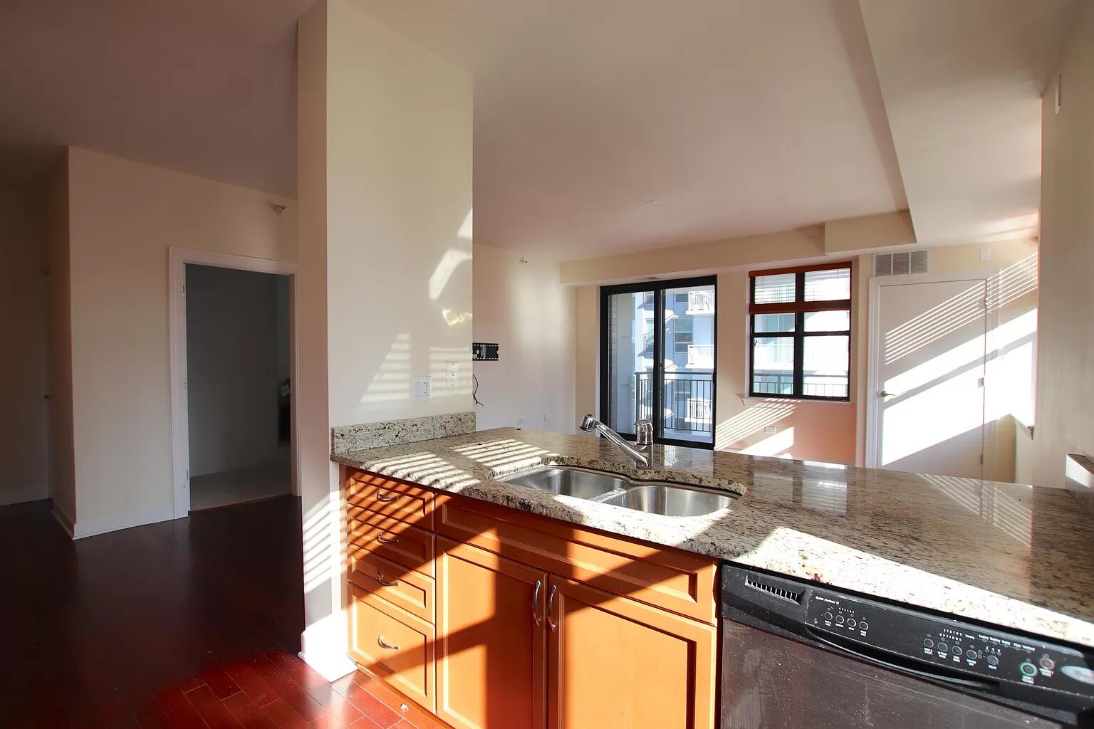 Building Photo - 451 W Huron St