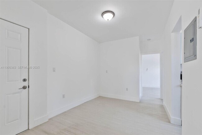 Building Photo - 1051 NW 2nd St