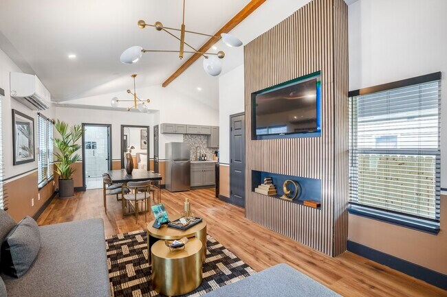 Building Photo - 5512 Texas St