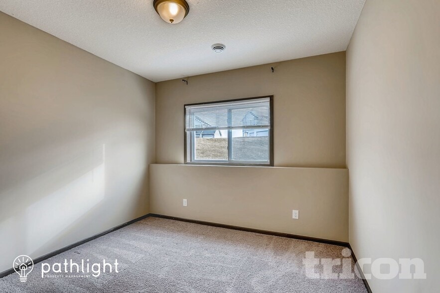 Building Photo - 16043 Estate Ln