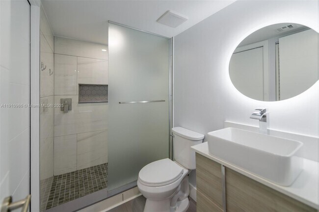 Building Photo - 1800 NW 24th Ave