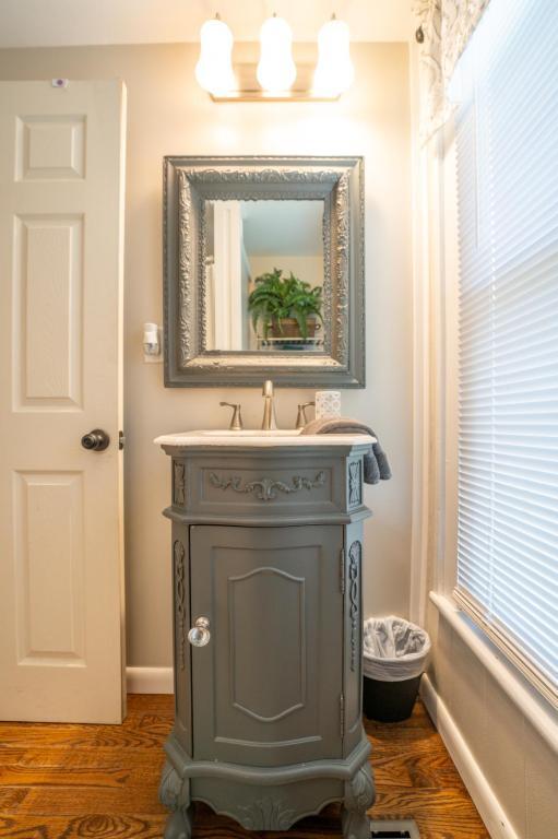 Building Photo - 714 E Jefferson St