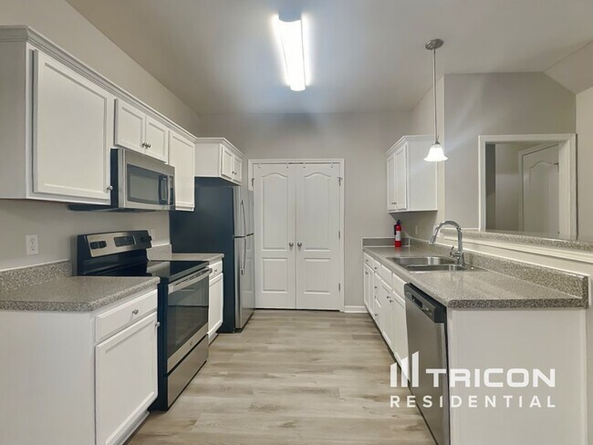 Building Photo - 4006 New London Ct