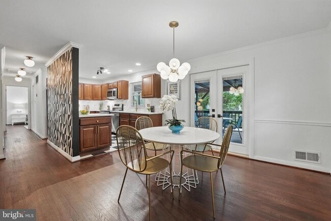 Building Photo - 7910 Bayberry Dr