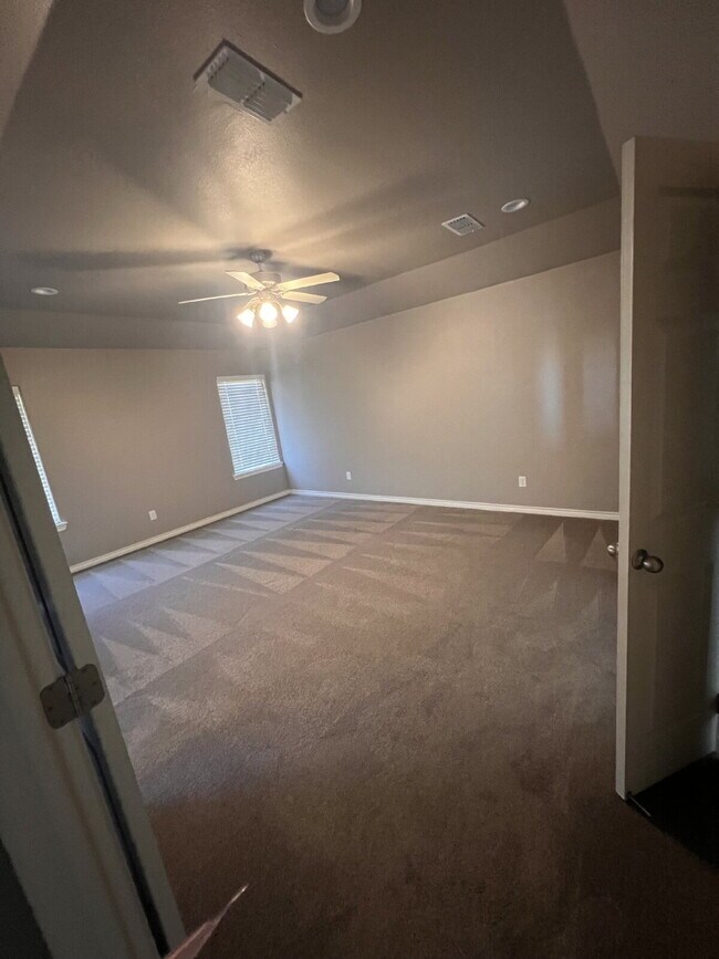 Building Photo - 3 Bedroom Home in Shallowater